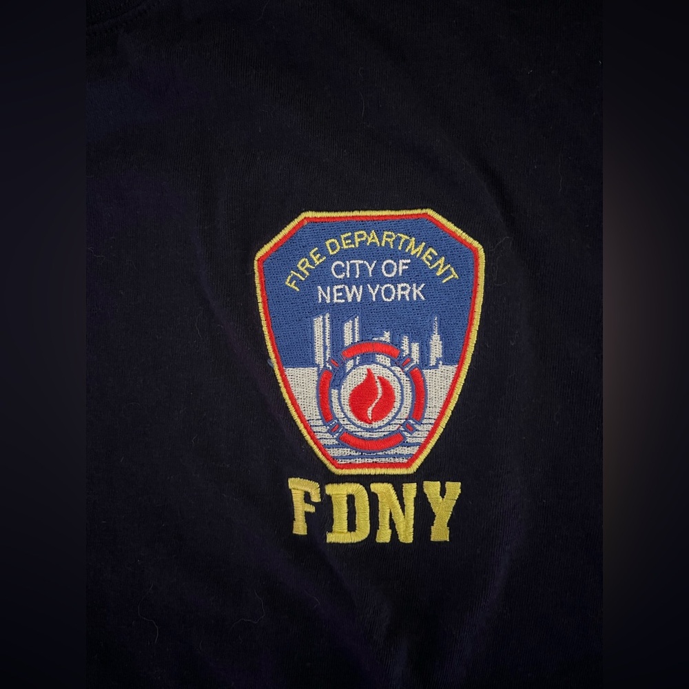 VTG FDNY Fire Department New York Official Navy T-shirt Stitched Patch XL - Picture 3 of 4